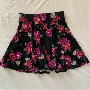 H&M roses mini skirt